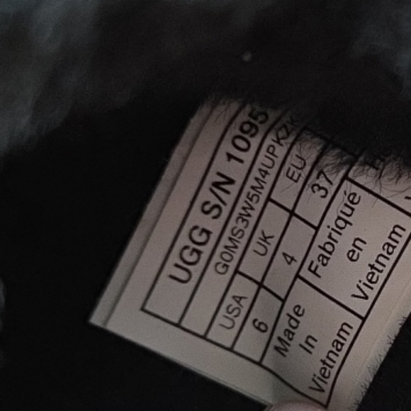 UGG Fluff Yeah Slide Black Sheepskin Womens 6 - Picture 9 of 9